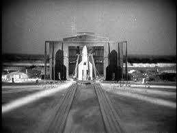 Fritz Lang's more realistic moon rocket.